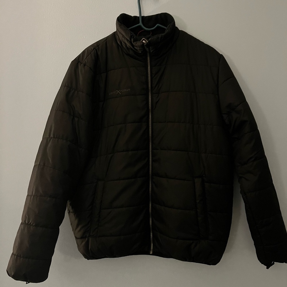 Zero Xposure men’s puffer jacket, size Large.